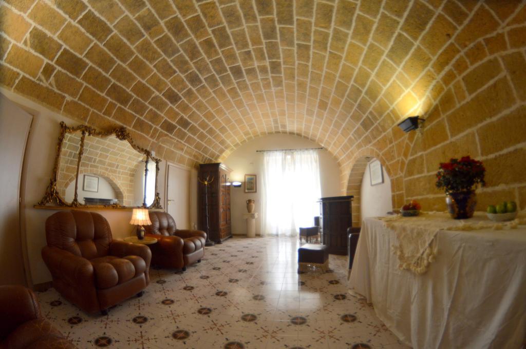 Palazzo Piccioli Hotell Gallipolli Exteriör bild
